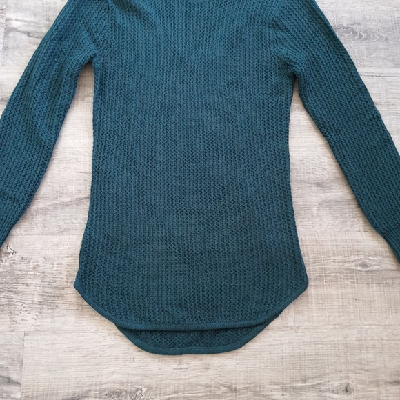 Hunter Green Cable Knit Tunic Sweater - Picture 7 of 9